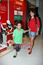 Mini Mathur at Puma Gini and Jony Kids wear launch in Oberoi Mall on 30th Sep 2009 (7).JPG